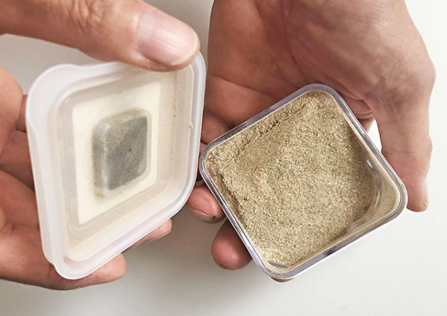 並べて飾れるスパイスボトル