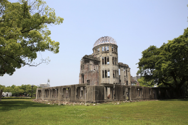 世界中から平和を願う人々が集う「平和記念公園」をめぐる