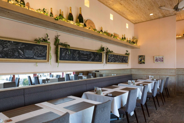 平和記念公園を望む水辺のカフェ「カフェ ポンテ」でひと休み