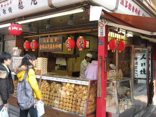 【浅草のおすすめ和菓子店】人形焼・手焼せんべい 亀屋