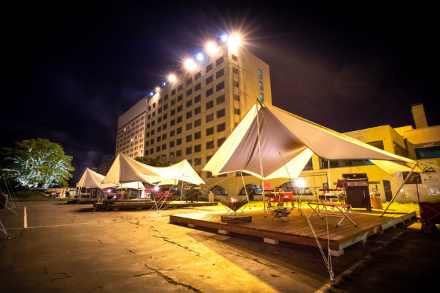 おすすめグルメスポット③ 夕食は本格BBQ!「Café&BBQ 苗場たき火フィールド」