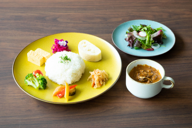 おすすめグルメスポット① 家族で楽しめる!ランチにおすすめ「レストラン プリンス」