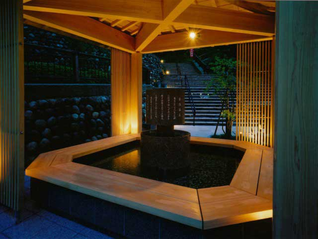 【金沢で人気の日帰り温泉7】白鷺の足湯(湯涌温泉)