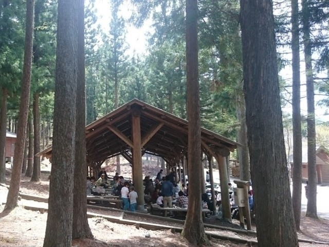 【群馬県・バーベキュースポット】「自然を感じる木立のなかのBBQ」「眺望バツグンBBQ」も!トイレや屋根付き有無など情報盛りだくさん!群馬のおすすめBBQスポット4軒をご紹介!