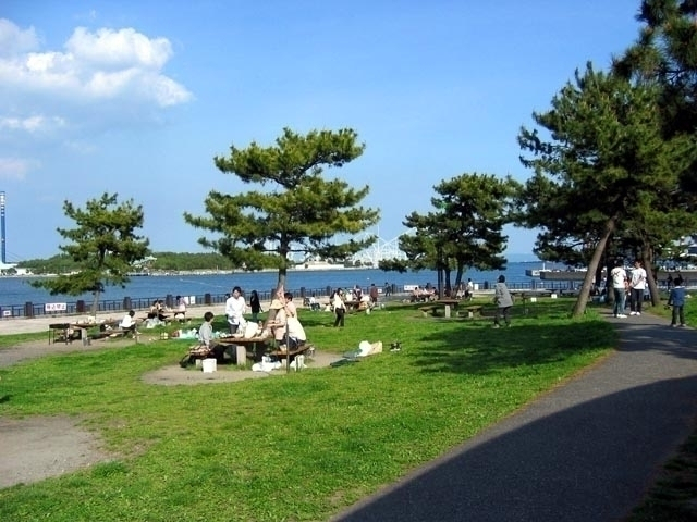 【神奈川県・バーベキュースポット】「シーサイドBBQ」「広大な公園でゆったりBBQ」「自然を感じる木立のなかでBBQ」など!トイレや屋根付きエリアの有無など情報盛りだくさん!神奈川のおすすめBBQスポット11軒ご紹介!