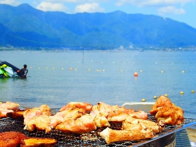 【滋賀県・バーベキュースポット】定番「レイクビューのBBQ」「設備充実の総合公園でBBQ」も!トイレや屋根付き有無など情報盛りだくさん!滋賀のおすすめBBQスポット8軒をご紹介!