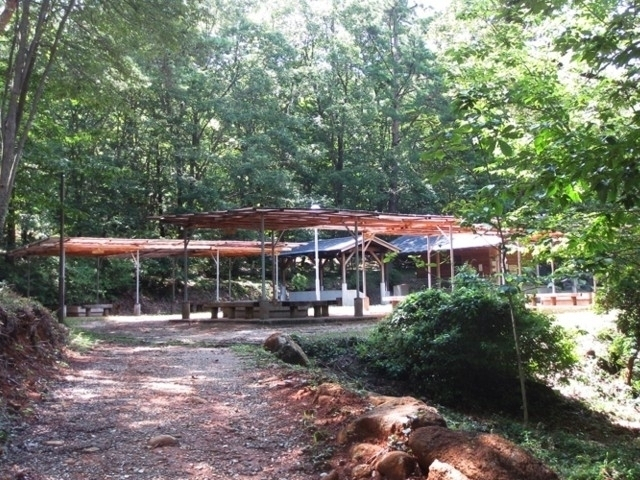 【奈良県・バーベキュースポット】「四季折々の景観を楽しむバーベキュー」「自然を感じる公園でバーベキュー」など!トイレや屋根付きエリアの有無など情報盛りだくさん!奈良のおすすめBBQスポット5軒をご紹介!