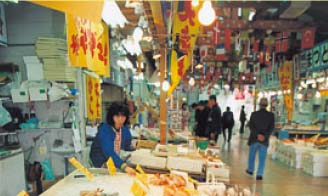 【香住でカニを持ち帰り】かすみ朝市センター