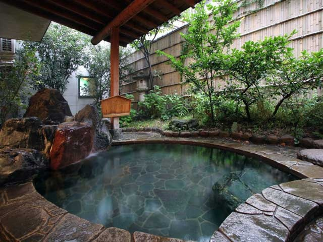 【新潟県越後湯沢の日帰り温泉】絶景露天風呂や泉質自慢、文豪も入浴した温泉まで!越後湯沢で人気の日帰り温泉12選をご紹介