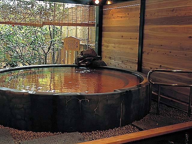 【石川県加賀市の日帰り温泉】絶景露天風呂や泉質自慢、地元住民に愛される名湯まで!加賀市で人気の日帰り温泉12選をご紹介