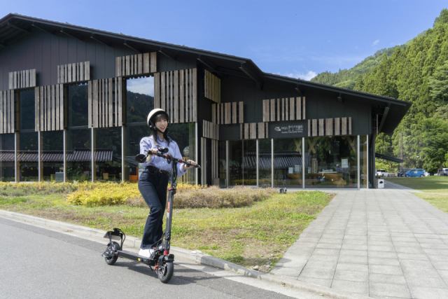 梼原の観光名所を電動キックボードでのんびりめぐる(梼原町)