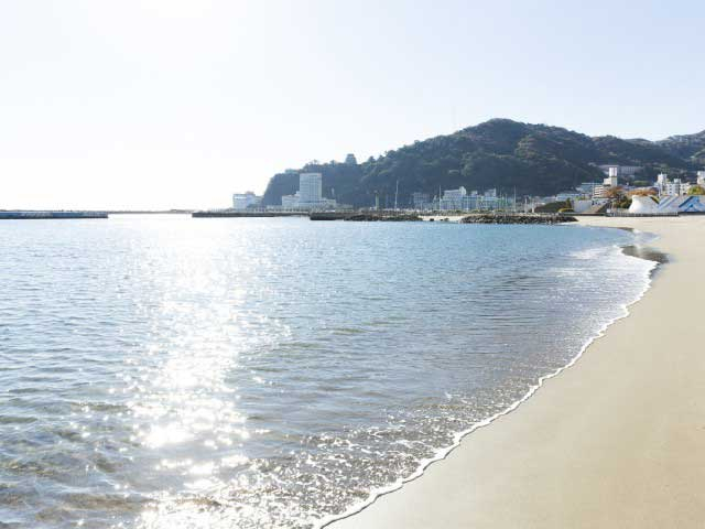 【熱海の遊ぶところ 大人編 おすすめスポット1】熱海サンビーチ (熱海温泉)