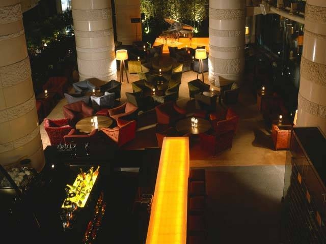 【博多の遊ぶところ 大人編 おすすめスポット8】バーラウンジ バー フィズ(博多駅)