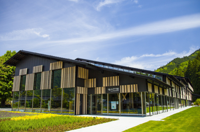 世界レベルの建築群をめぐる隈研吾 建築ガイドツアー(梼原町)