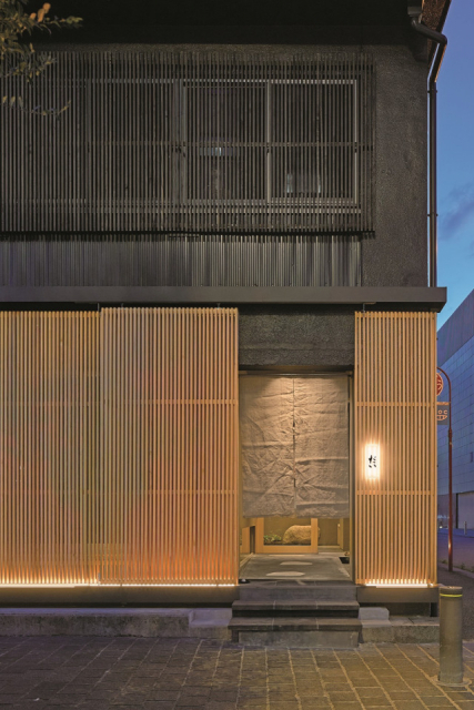 富山ブランドの食材を炭火あぶり焼きで「だい」