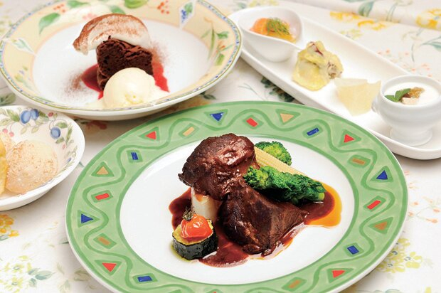 上質なフレンチを気軽に楽しむ「シェ・ウメツ」