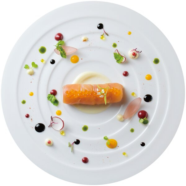 花と緑があふれるフレンチレストラン「フランス料理アルピーノ」