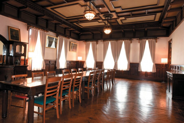 瀟洒な大正時代の洋風木造建築「旧石川組製糸西洋館」