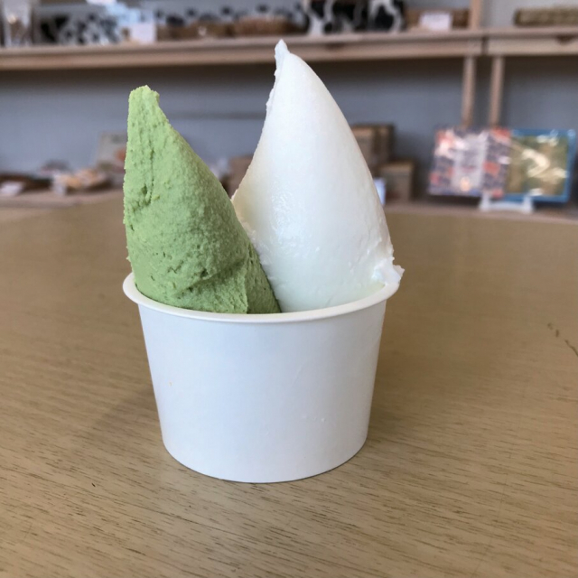 搾りたての牛乳が決め手「加藤牧場の手づくりアイスバッフィ」