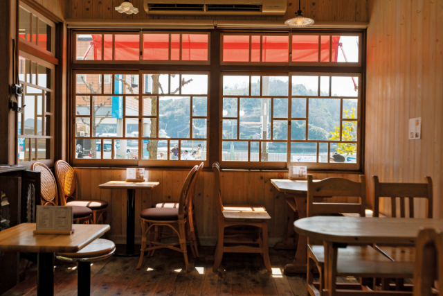 昔ながらの手作りアイスモナカ【からさわ】