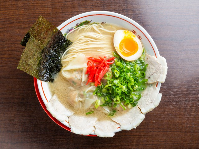 【福岡 中洲川端駅周辺・ラーメン】駅から徒歩5分以内で食べられる中洲でおすすめラーメン店4軒!豚骨スープに麺はストレートの細麺が特徴のラーメン!進化系のラーメンも!