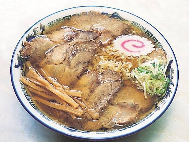 【栃木 佐野駅周辺・ラーメン】「暑くてもラーメンだけは別温」コシのある手打ち麺が特徴!スープはあっさり醤油味!佐野駅から徒歩圏内のおすすめラーメン店4軒