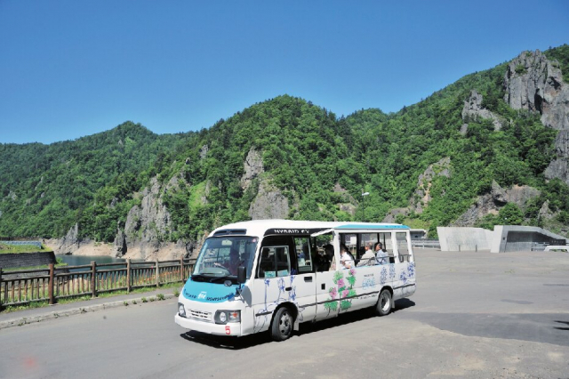 電気バスも走る雄大な峡谷「豊平峡ダム」