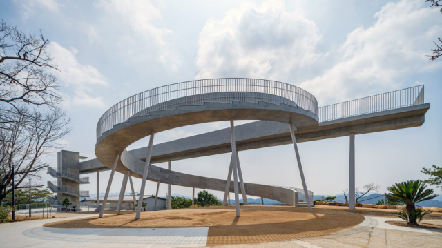 【夏の瀬戸内旅:1日目】千光寺公園を散策、千光寺頂上展望台PEAKで尾道市街を一望【千光寺頂上展望台PEAK】