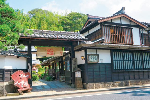 武家屋敷を改装したそば処【八雲庵】