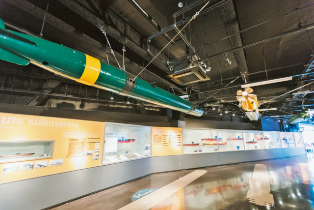 海上自衛隊呉史料館(てつのくじら館)で潜水艦の内部に潜入