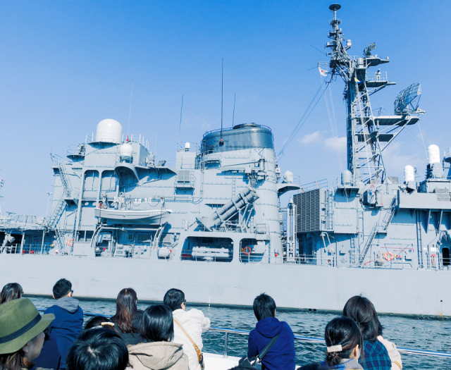 呉艦船めぐり(夕呉クルーズ)で艦艇や潜水艦が間近に