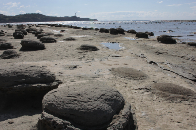 夕日も美しい市内随一の景勝地【石見畳ヶ浦】