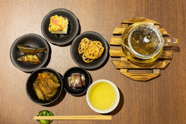 江戸時代の商家で岩国名物をちょい食べ