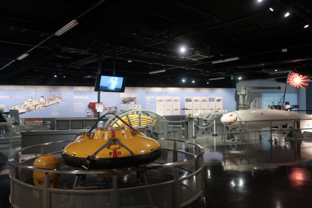 海上自衛隊呉史料館(てつのくじら館)で潜水艦の内部に潜入