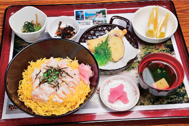 余部橋梁の直下で日本海の旬を味わう「道の駅 あまるべ」