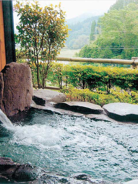 【大分県・九重町の日帰り温泉】生竜温泉 家族風呂 七福