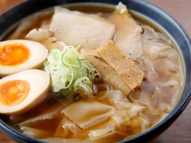 【山形県・酒田市のランチ】ワンタンメンの満月 酒田本店