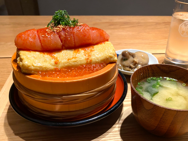 インパクト抜群!博多で絶対食べたい明太子ランチ「博多シーフードうお田」の明太いくら玉子焼き丼を実食レポ!
