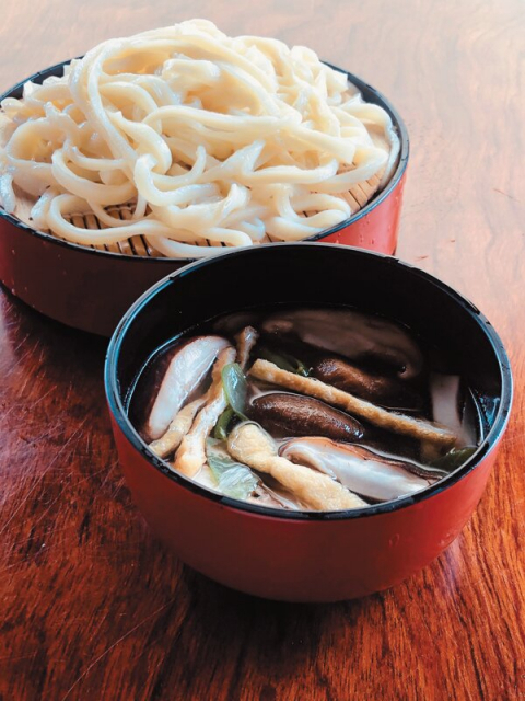 打ちたてをつけ汁で 茹で方も3種類から選べる「元祖田舎っぺうどん 本店」(熊谷)