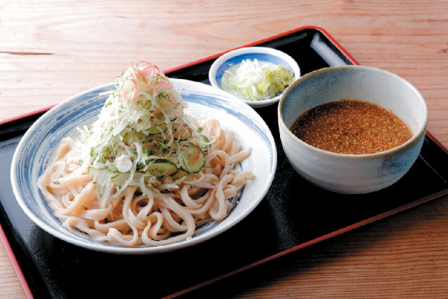 埼玉県産小麦で打つ昔ながらの武蔵野うどん「本手打ちうどん庄司」(川島)