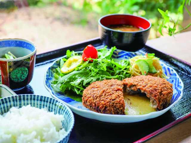 ギャラリー喫茶 桃歌