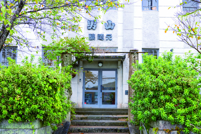 酒米が実る田園風景を眺めながら酒粕や甘酒を使ったメニューを「フタマタセコーヒー」