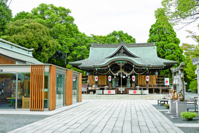 お守りの種類は900以上!「琴崎八幡宮」