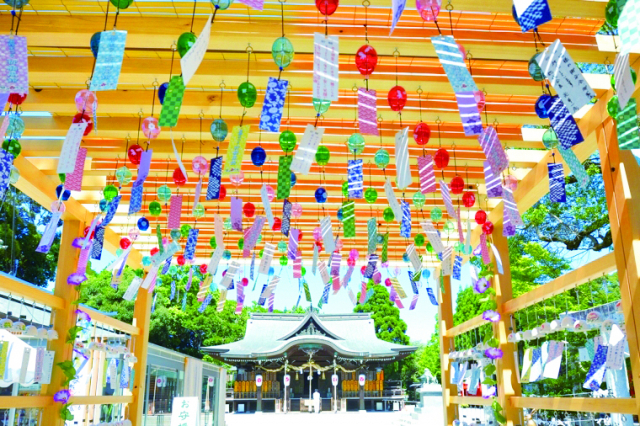 お守りの種類は900以上!「琴崎八幡宮」