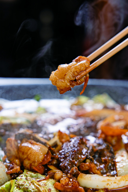 鉄板で食べる炭鉱町スタイルのホルモン屋「宇部ホルモン」