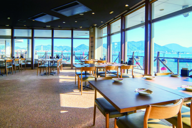 関門海峡を眺めながら下関名物を満喫「からと屋」