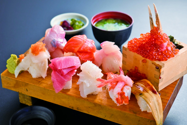 ボリューム満点メニューが名物「炉端 魚河岸いちばのよこ」