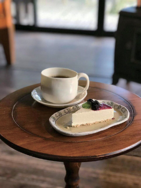 古民家を再生したギャラリーで香り高いコーヒーを「水の音 土の音」