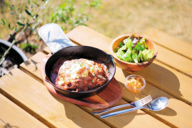 古民家カフェでアツアツオーブン料理を味わう「OVEN+」