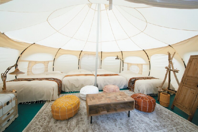 竹林で目覚めキリンと朝ごはん♪「ザ・バンブーフォレスト」